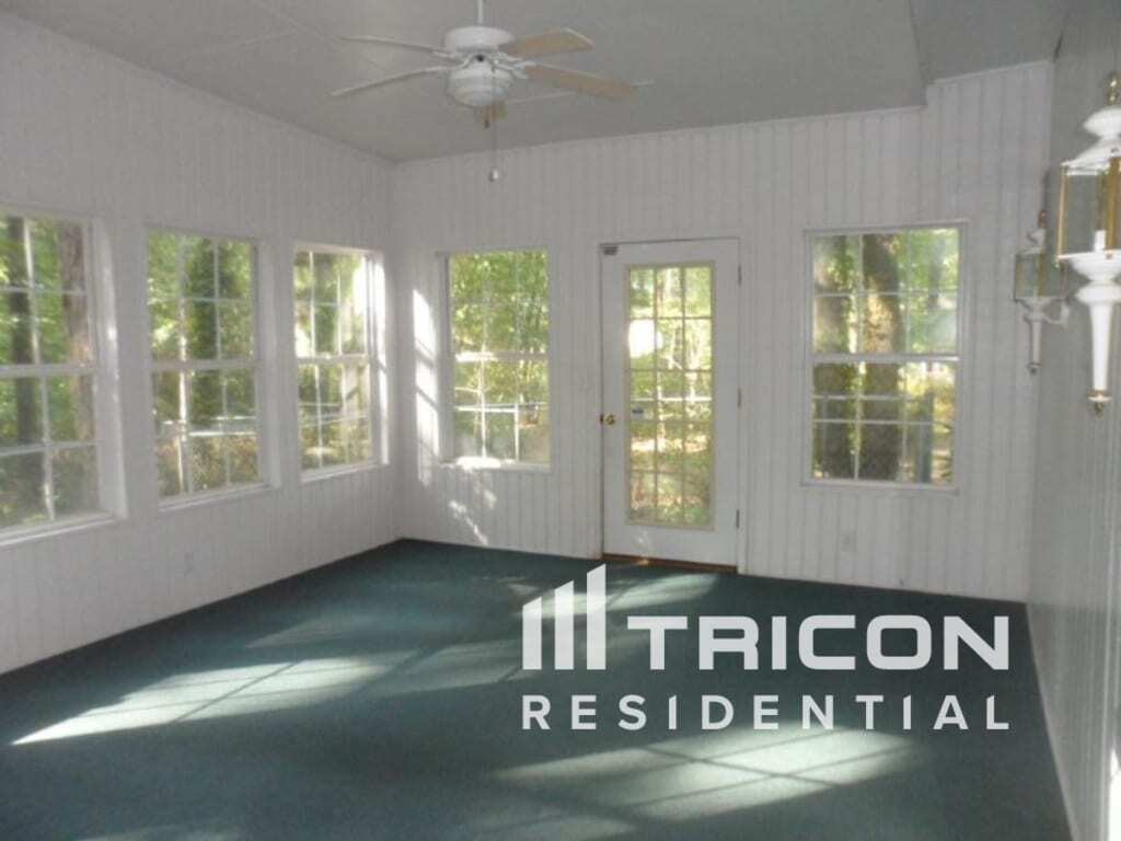 Building Photo - 2087 Meadowbrook Dr SW