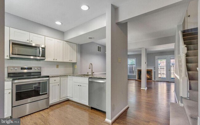 Building Photo - 2522 S Arlington Mill Dr
