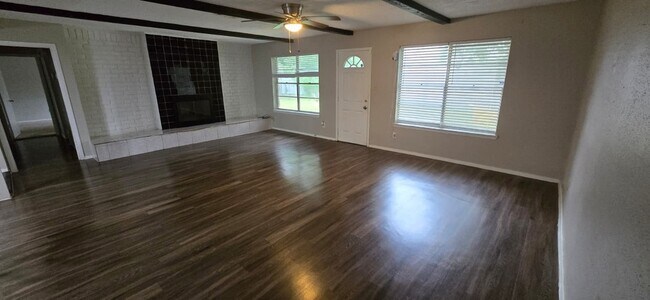 Building Photo - 1419 Twining Oaks Ln