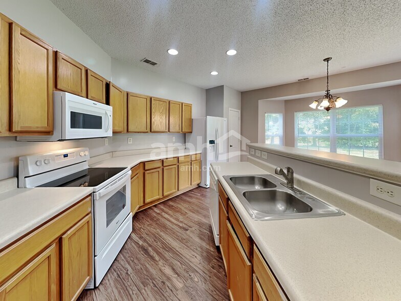 Building Photo - 312 Lameshur Ln