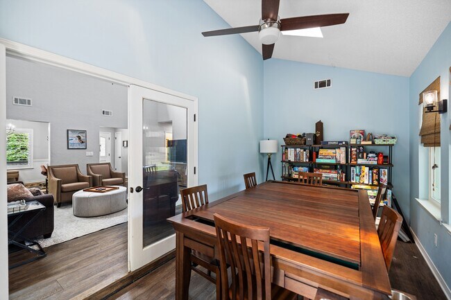 Building Photo - 507 Nassau Dr