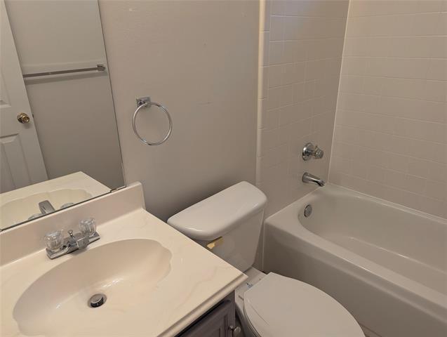 Building Photo - 528 Timber Way Dr