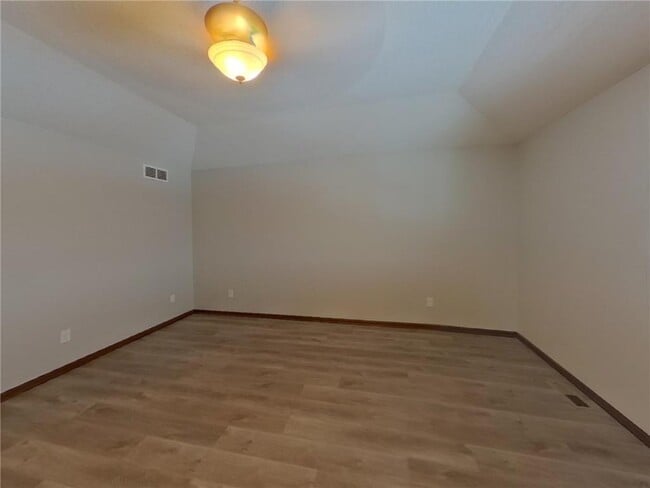 Building Photo - 1133 Rosemary Ln