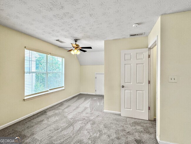 Building Photo - 517 Cascade Walk