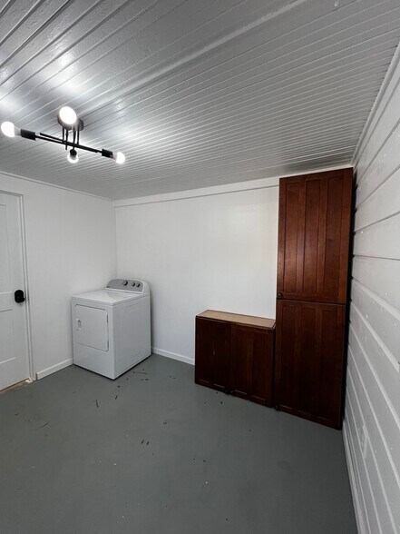 Building Photo - 3730 3rd Ave N