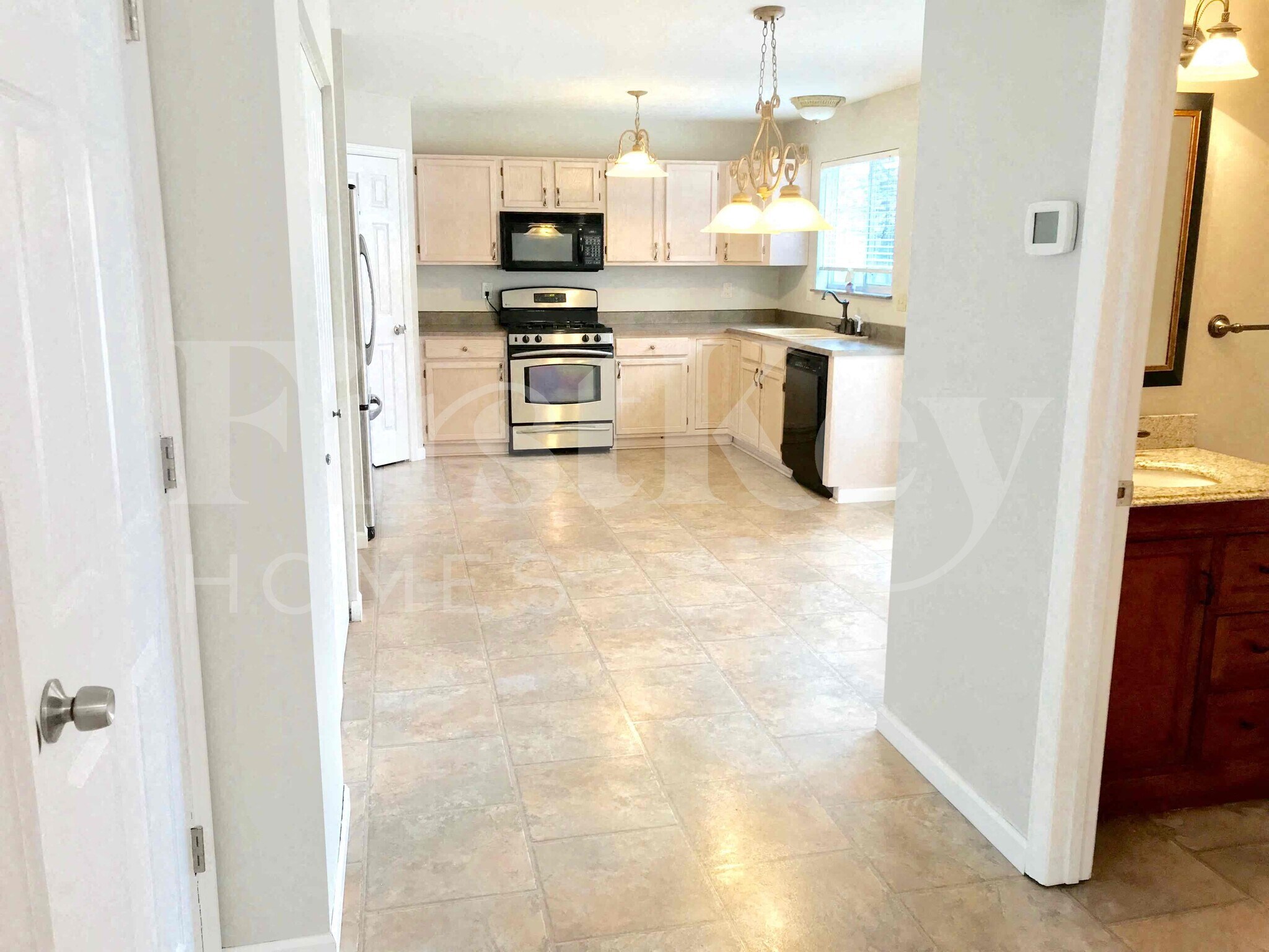 Building Photo - 9 Kingsmont Ct