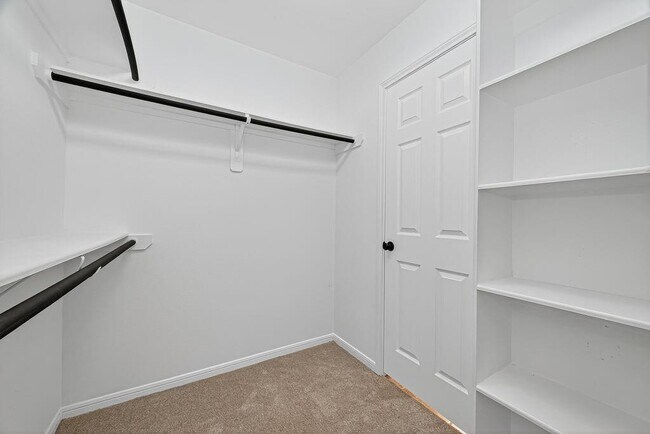 Building Photo - 5515 Armillary Dr