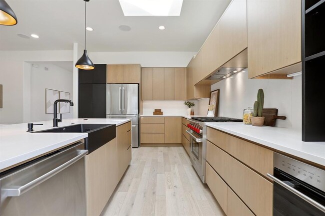 Building Photo - 4025 Lazy River Bend