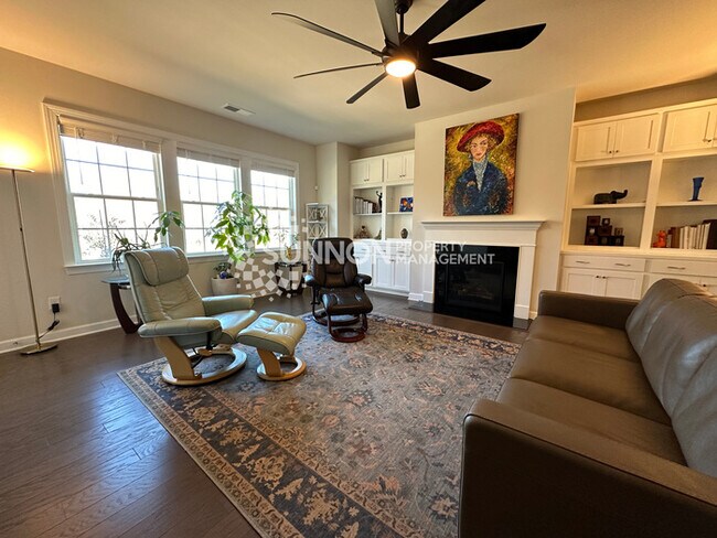 Building Photo - Gorgeous 3 Bed 3 Bath Home in Huntersville