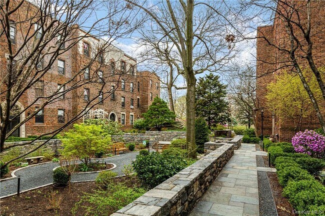 Building Photo - 64 Sagamore Rd