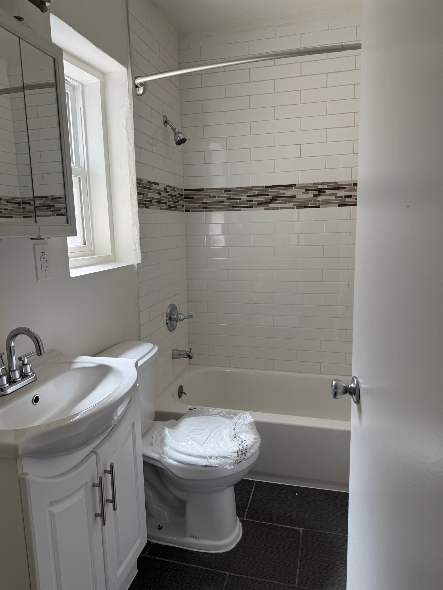 Building Photo - 1231 N Formosa Ave