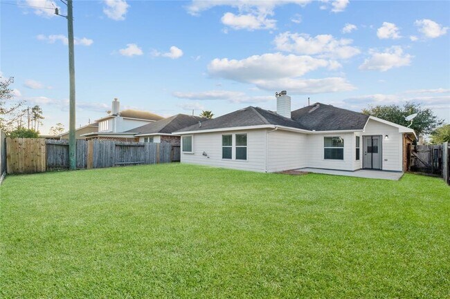 Building Photo - 2818 Lockeridge Pines Dr