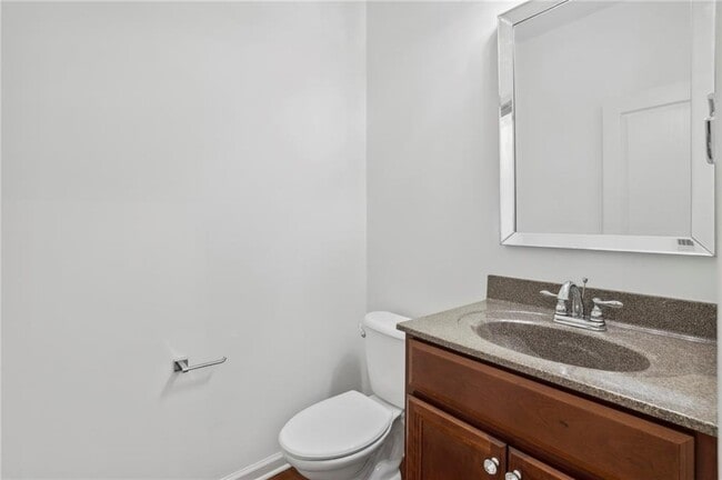 Building Photo - 4950 Hazelwood Dr