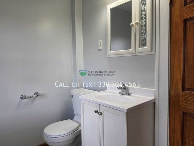 Building Photo - 1717 Bedford Ave SW