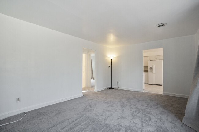 Building Photo - 7709 Ravine Dr
