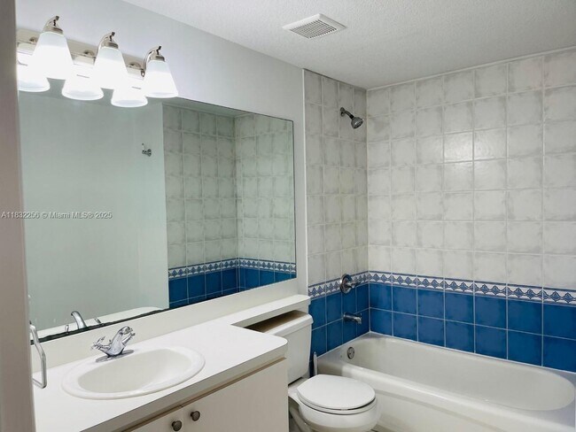 Building Photo - 3500 Coral Wy