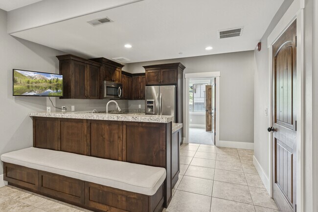 Building Photo - 13331 N Highmark Ct