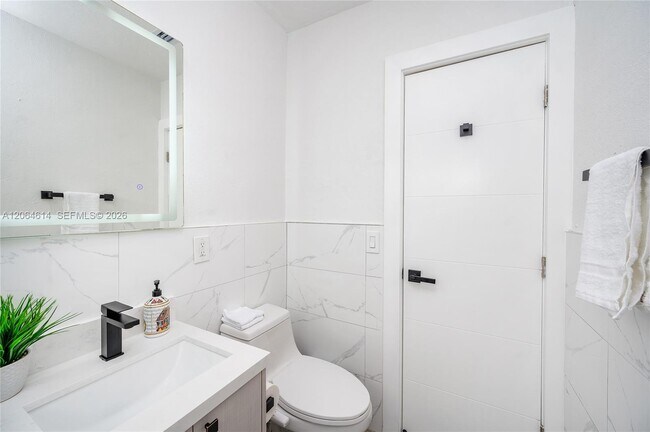 Building Photo - 5505 NW 5th Ct
