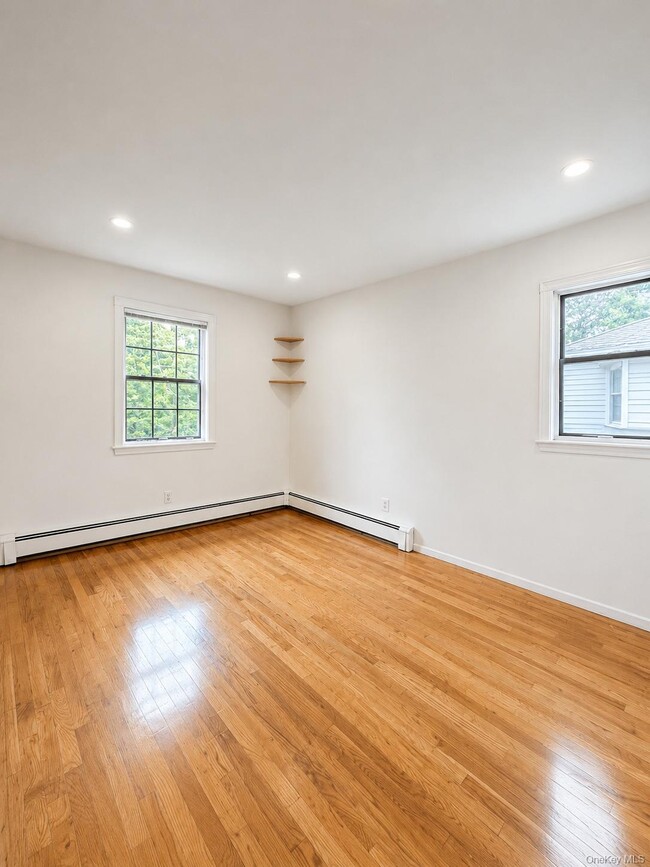 Building Photo - 676 Bohemia Pkwy