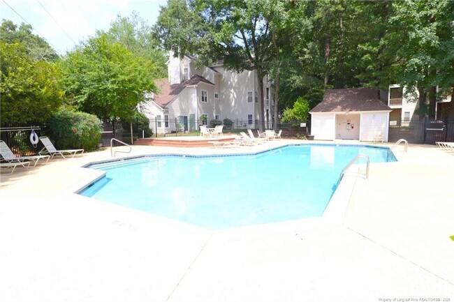 Building Photo - 6120 Sunpointe Dr