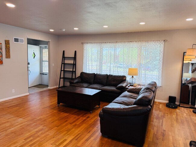 Building Photo - BRAND NEW REMODEL