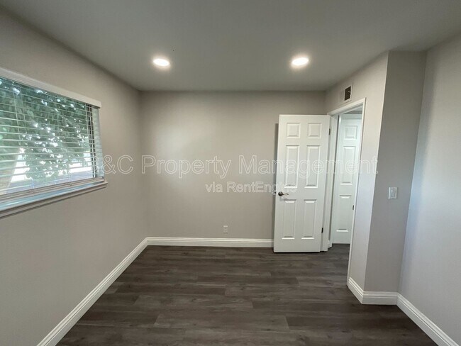 Building Photo - 247 N Capitol Ave