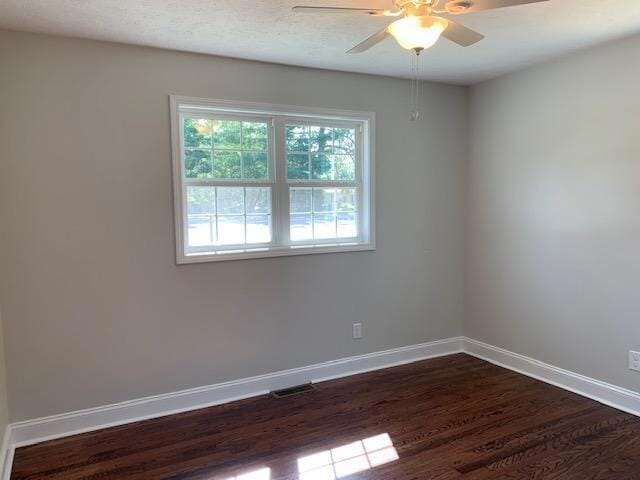 Building Photo - 1420 Central Dr