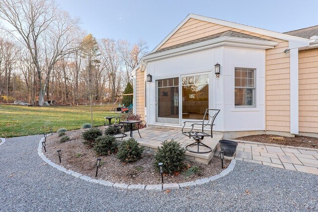 Primary Photo - 15 Warren St