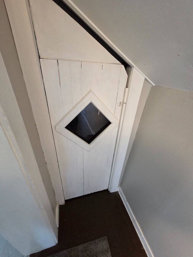 Building Photo - 3027 Fortune Ave