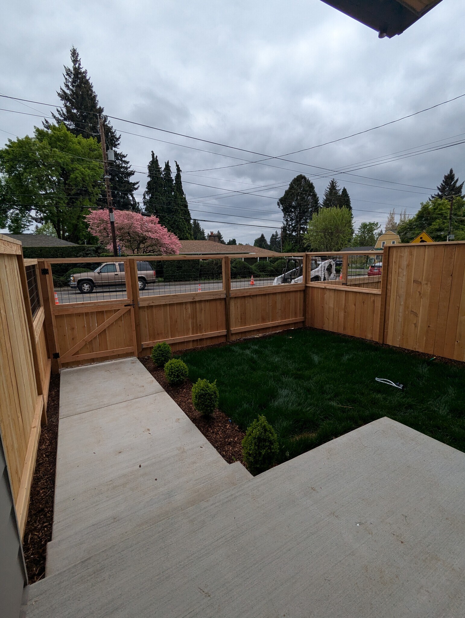 Building Photo - 5041 SE King Rd