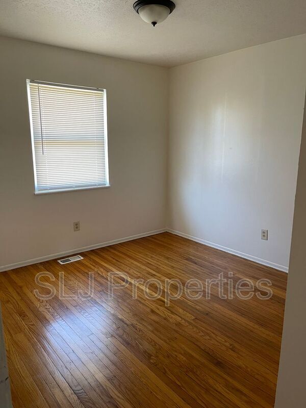 Building Photo - 9913 Lochwick Way