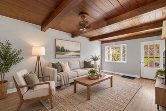 Building Photo - 5594 Butternut Ct
