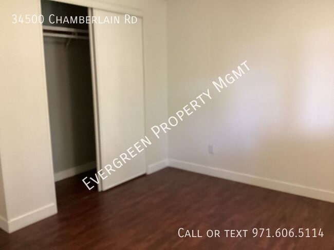 Building Photo - Private oasis with beautiful Columbia Rive...