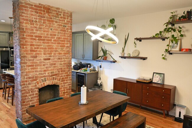 Building Photo - 148 N Monroe Ave