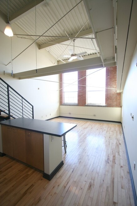 Building Photo - 300 Tijeras Ave NE