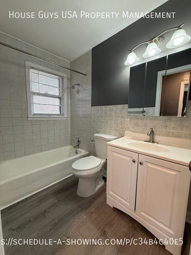 Building Photo - 4610 E Linwood Blvd