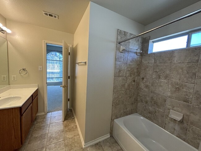 Building Photo - 5 Bedrooms house at Roger Ranch ready to m...