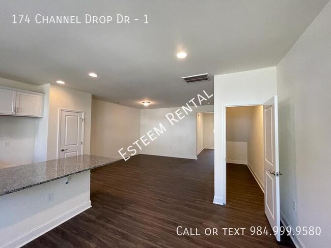 Building Photo - 174 Channel Drop Dr