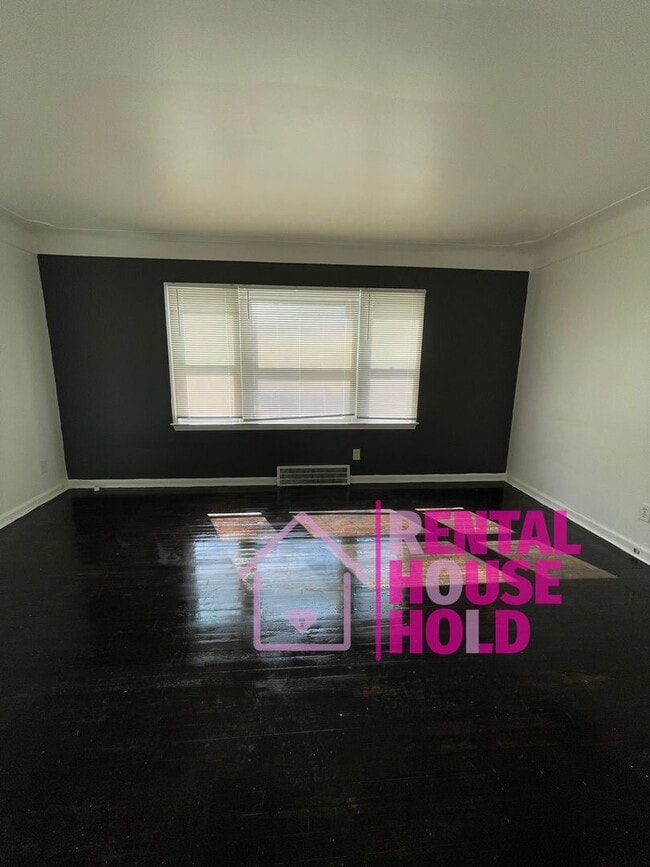 Building Photo - Beautiful 2 Bedroom 1 Bath Home East Engli...