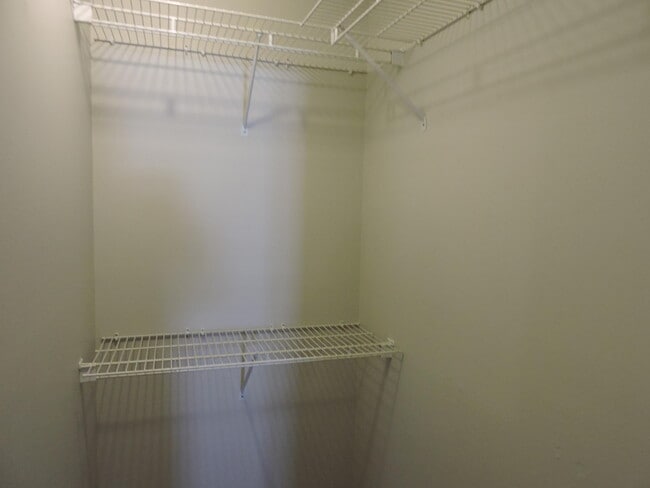 Building Photo - 265 Lindberg St