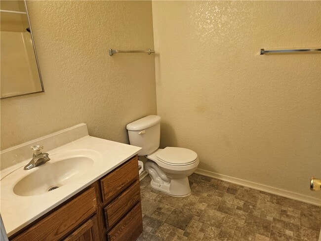 Building Photo - 813 Gemstone Ave