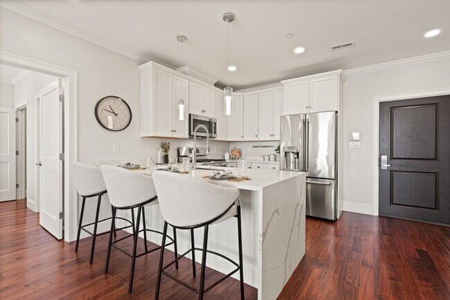 Building Photo - 87 Medford St