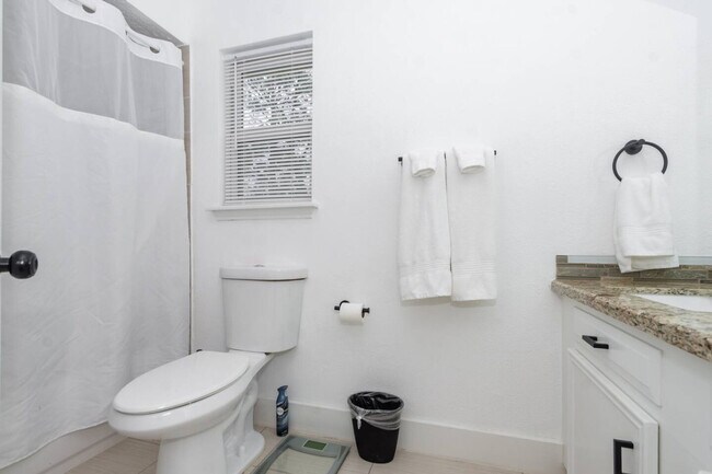 Building Photo - 1423 Sweet Grass Trail