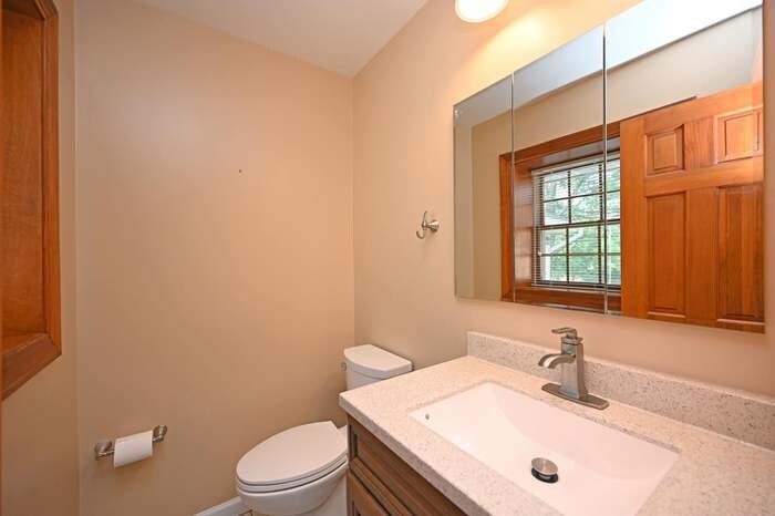 Building Photo - 1209 Oriole Ct