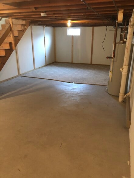Building Photo - 907 Valley Ct