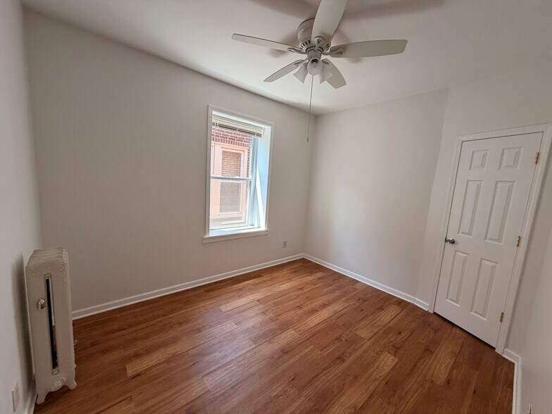 Building Photo - 3850 De Tonty St