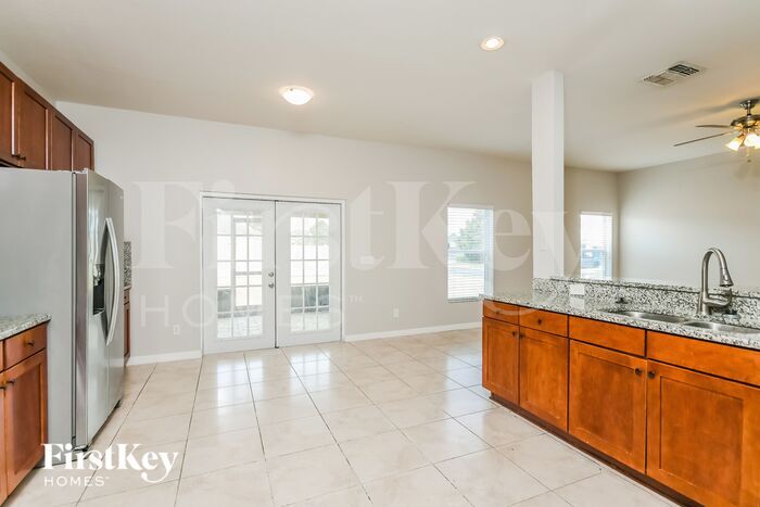 Building Photo - 503 Haywood Ln