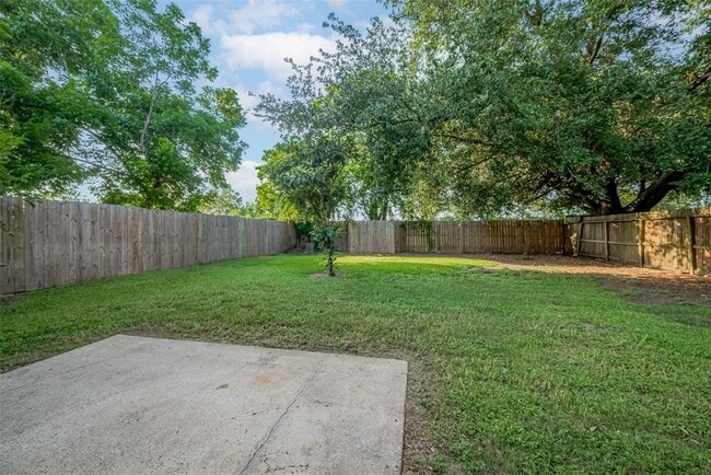 Building Photo - 15331 Peachmeadow Ln