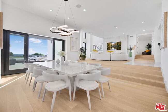 Building Photo - 30020 Morning View Dr