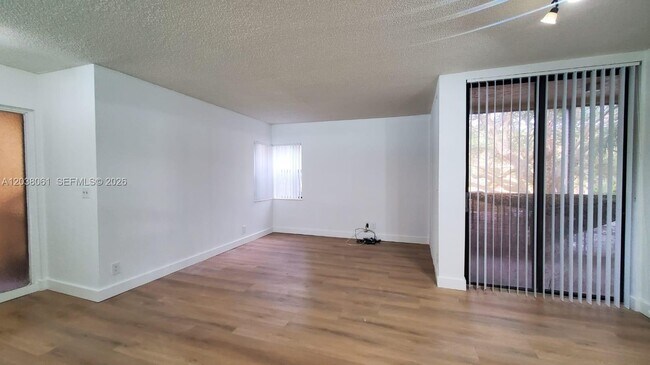 Building Photo - 3858 Coral Tree Cir